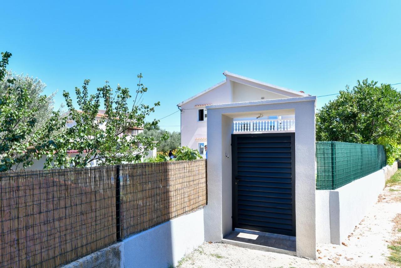 Pool House Luka Apartment ซาดาร์ ภายนอก รูปภาพ