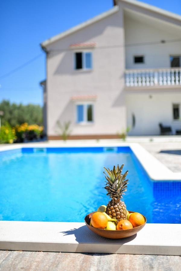 Pool House Luka Apartment ซาดาร์ ภายนอก รูปภาพ
