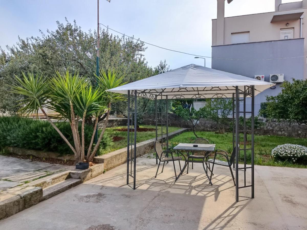 Pool House Luka Apartment ซาดาร์ ภายนอก รูปภาพ