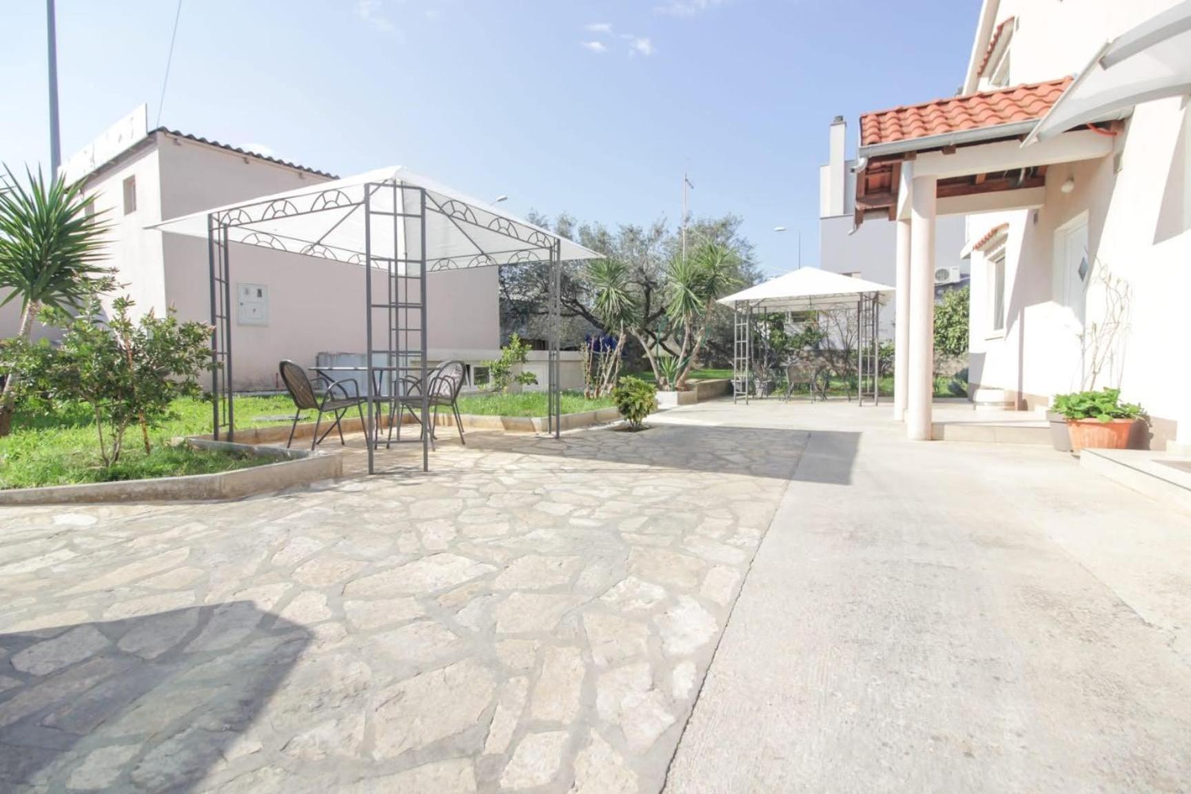 Pool House Luka Apartment ซาดาร์ ภายนอก รูปภาพ
