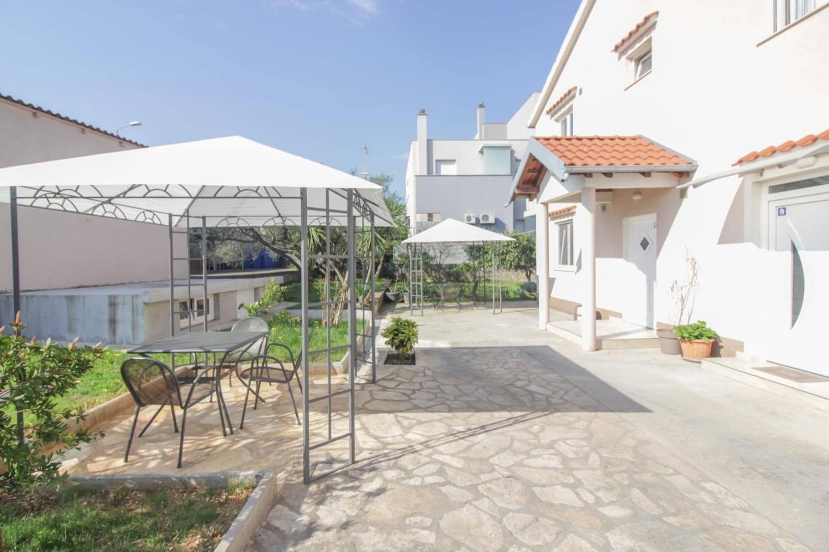 Pool House Luka Apartment ซาดาร์ ภายนอก รูปภาพ