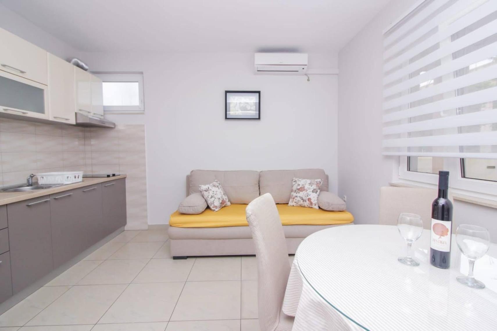 Pool House Luka Apartment ซาดาร์ ภายนอก รูปภาพ